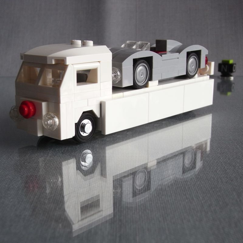 VW T1 Renntransporter "Rennstall Bunker" (4-Wide)