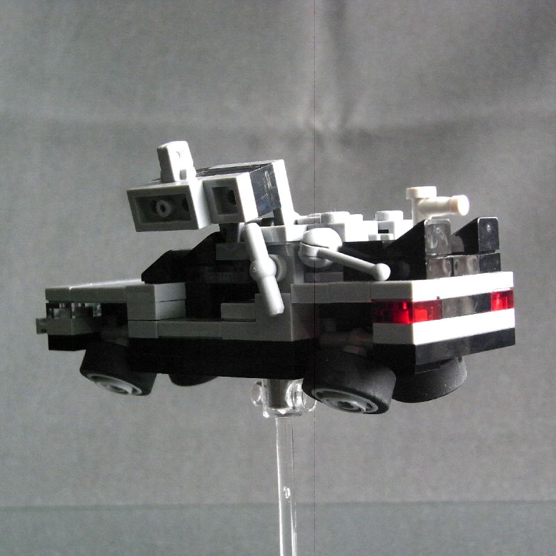 DeLorean Time Machine (4-Wide) with Hover Mode